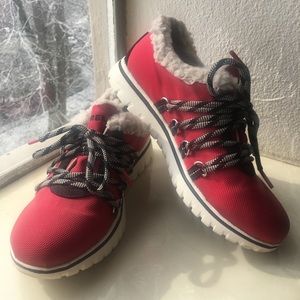 NEW - Sorel Tennis Shoes!! (Size 7, red)